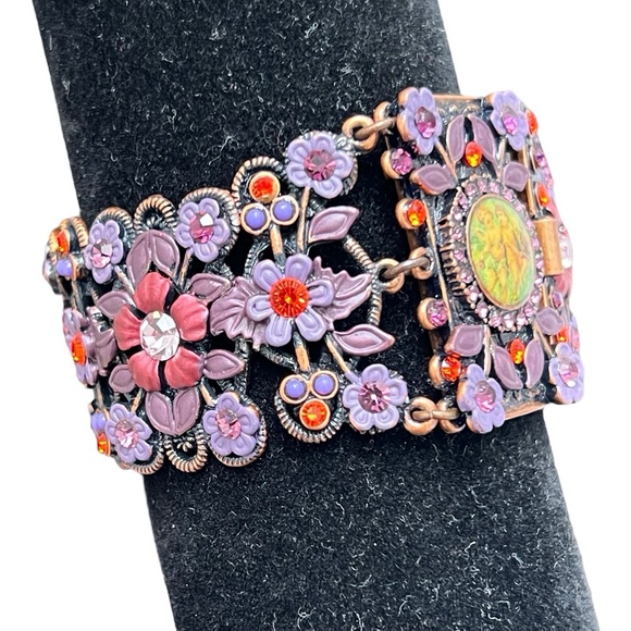 MX PURPLE AND PINK FLORAL BRACELET W CHERUB CLASP - Picture 13 of 16